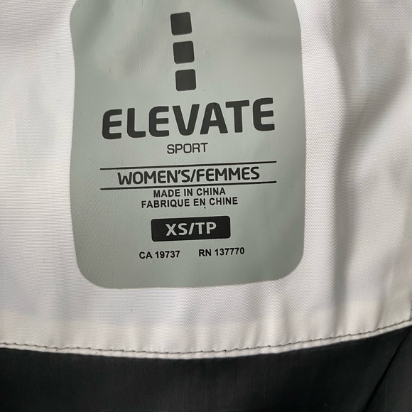 White winter jacket - Picture 5 of 5